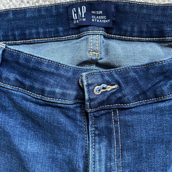 GAP Classic Straight Jeans - Picture 3 of 4